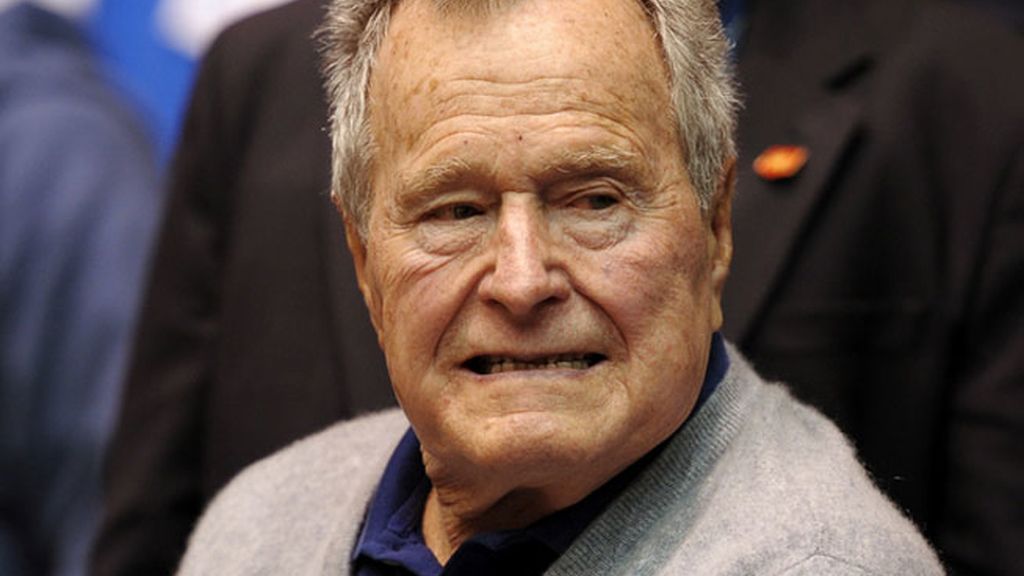 Hospitalizan a George H.W Bush por una insuficiencia respiratoria
