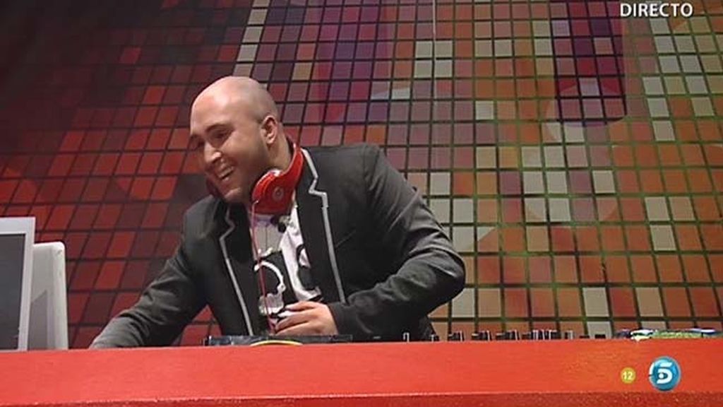 El hijo de Isabel Pantoja ha pinchado un tema inédito para los concursantes