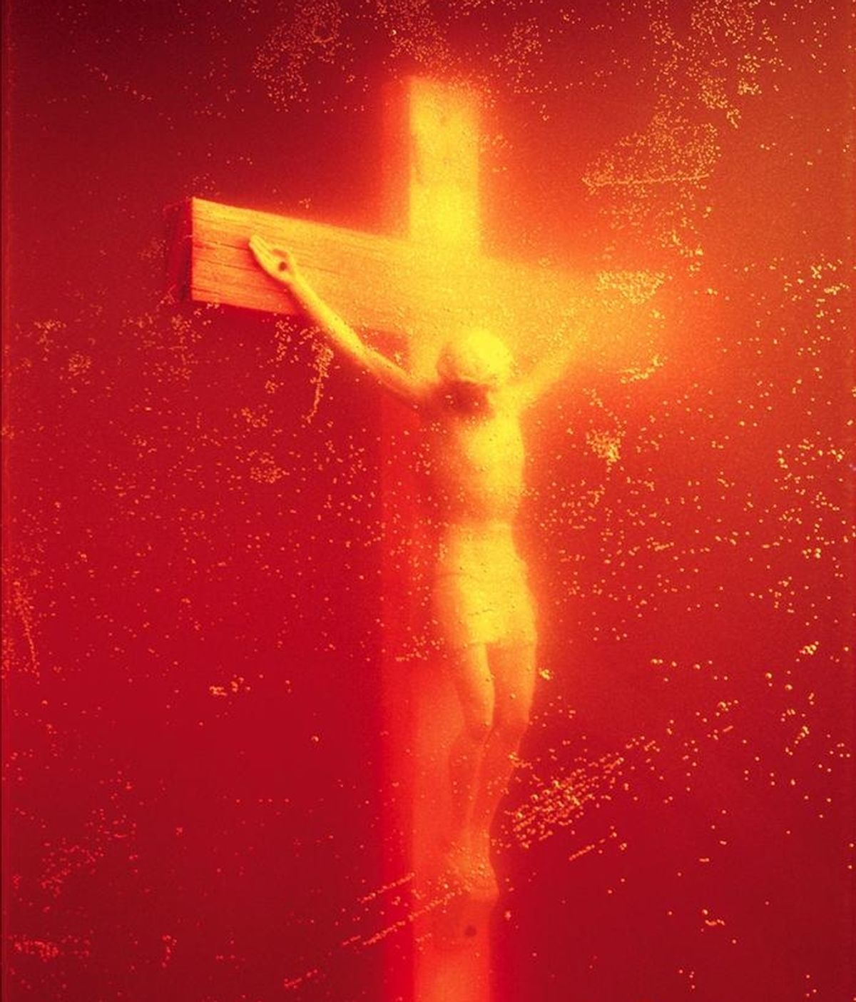 Fotografía facilitada por la Fundación Yvonn Lambert del Museo de Arte Contemporáneo en Avignon (Francia) que muestra la fotografía de un crucifijo sumergido en un bote de orina del fotógrafo estadounidense Andres Serrano. EFE