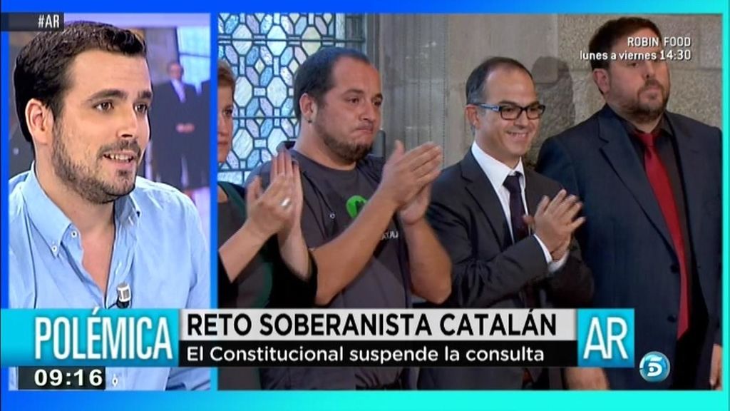 Alberto Garzón: "La consulta es una cortina de humo de Rajoy y Mas"