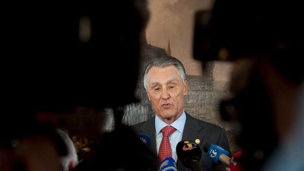 El presidente luso, Anibal Cavaco Silva, en una rueda de prensa tras la segunda jornada de la reunión del grupo Arraiolos en Budapest hoy. EFE