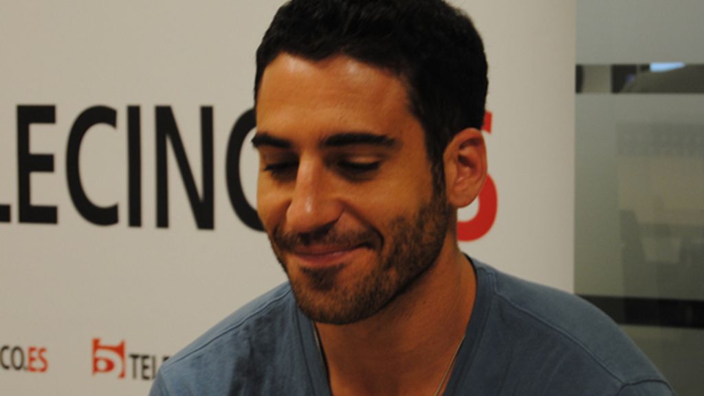 Miguel Ángel Silvestre visita telecinco.es