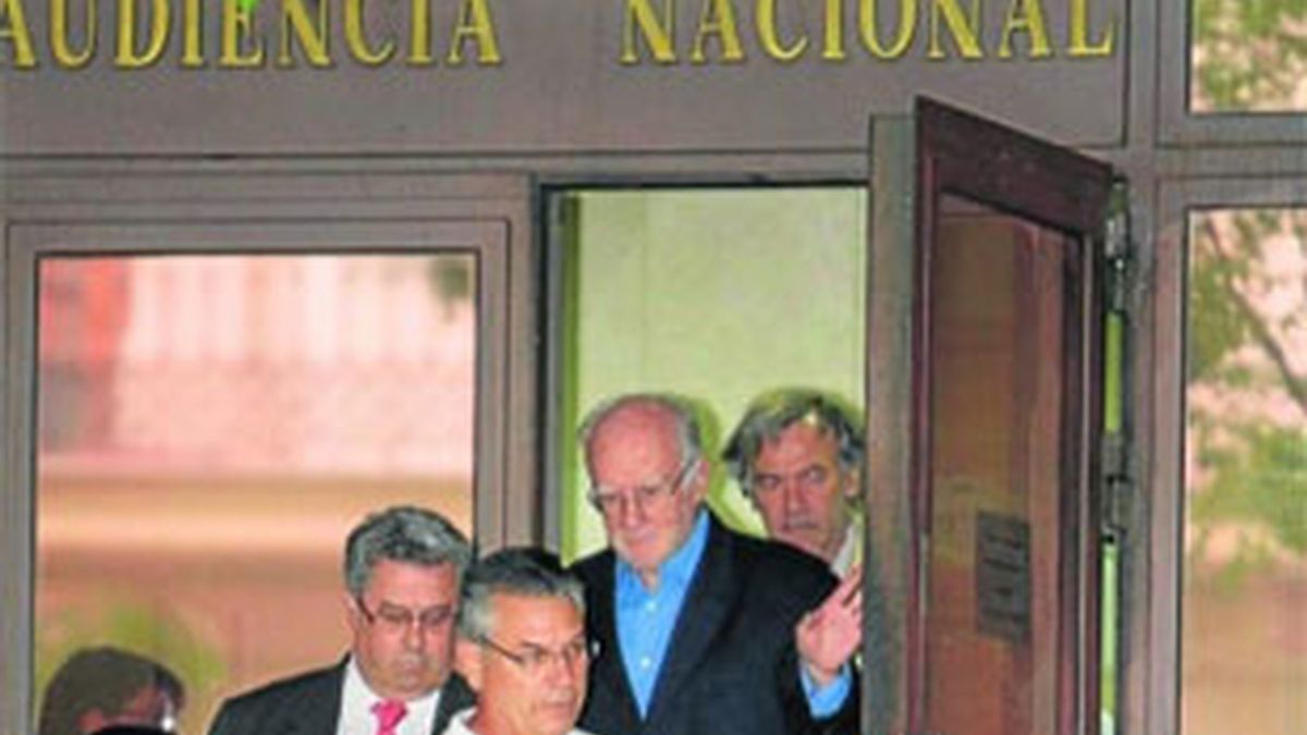 Galindo ha desmentido que se está proponiendo la constitución de una comisión que pudiera sustituir a Teddy Bautista al frente de la Sociedad de gestión. Foto: EFE. Galindo ha desmentido que se está proponiendo la constitución de una comisión que pudiera sustituir a Teddy Bautista al frente de la Sociedad de gestión. Foto: EFE.