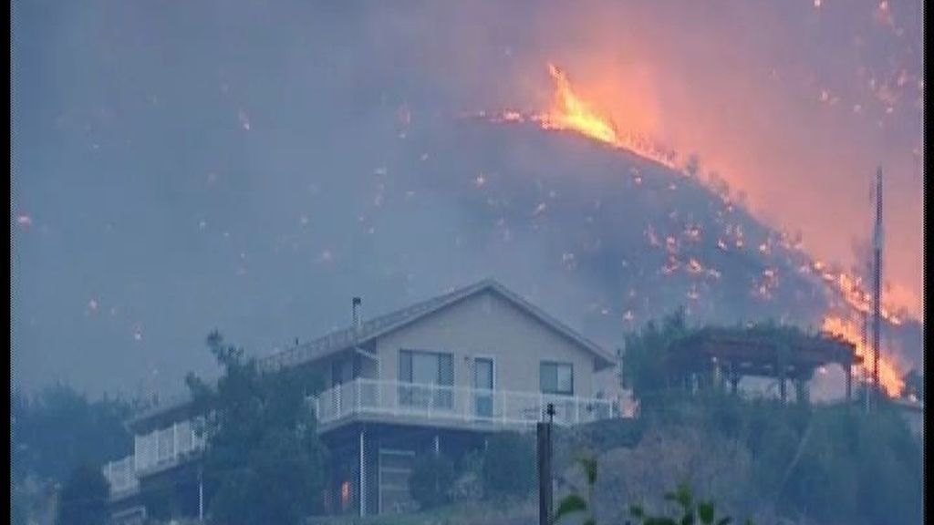 Un virulento incendio obliga a activar el estado de emergencia en Washington y Oregón