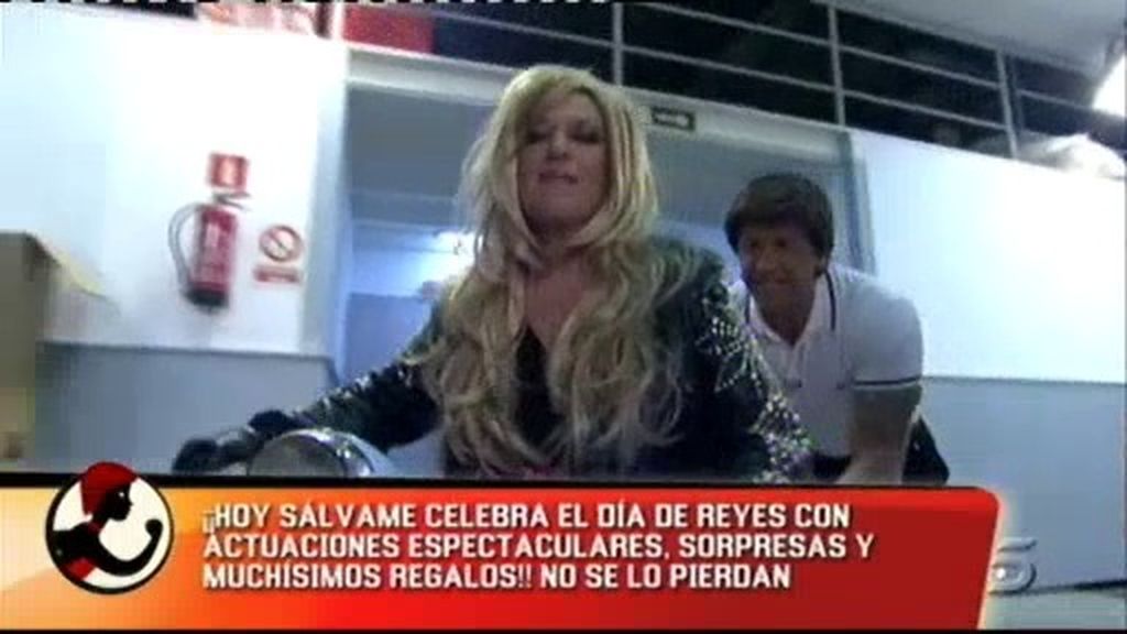 Los colaboradores de 'Sálvame' se disfrazan de juguetes en Reyes