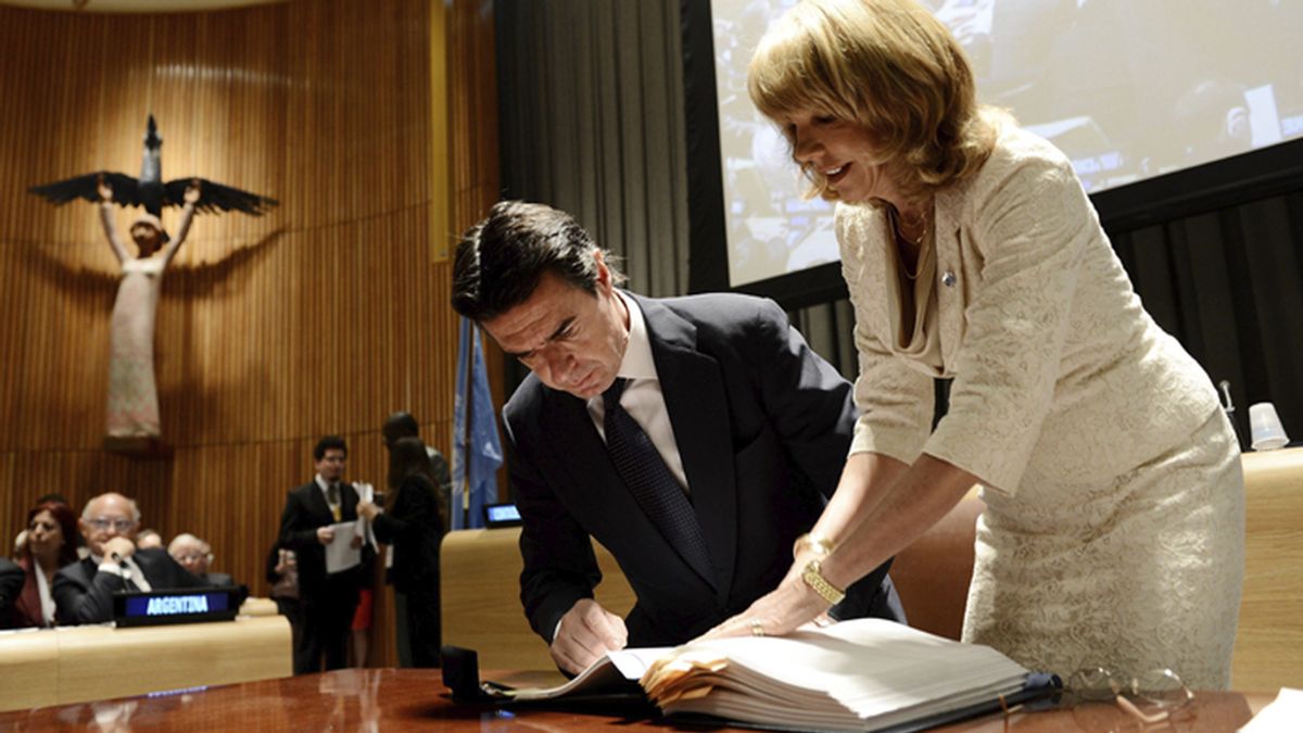 España firma el Tratado sobre el Comercio de Armas de la ONU