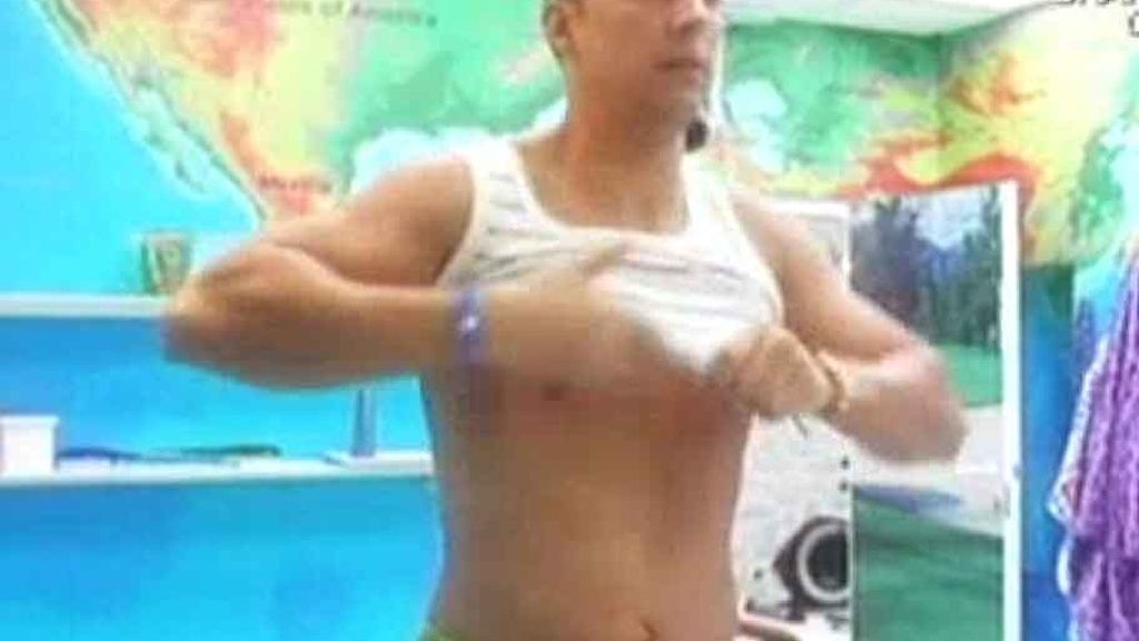 El cuerpo de Aris vuelve loco a las mujeres