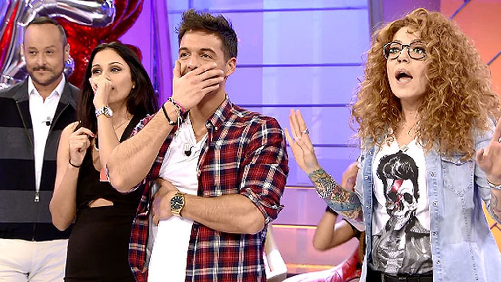 Sofía enseña a Yessica cómo ser sensual