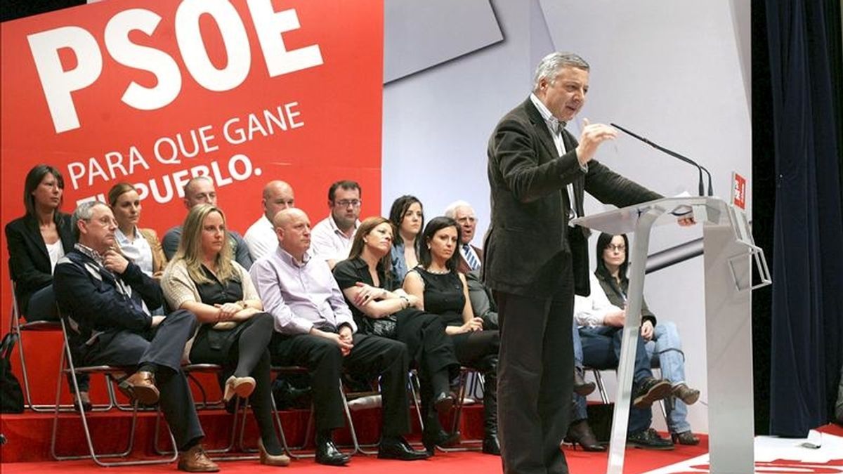 El vicesecretario general del PSOE y ministro de Fomento, José Blanco, hoy durante un acto político en As Pontes (A Coruña). EFE