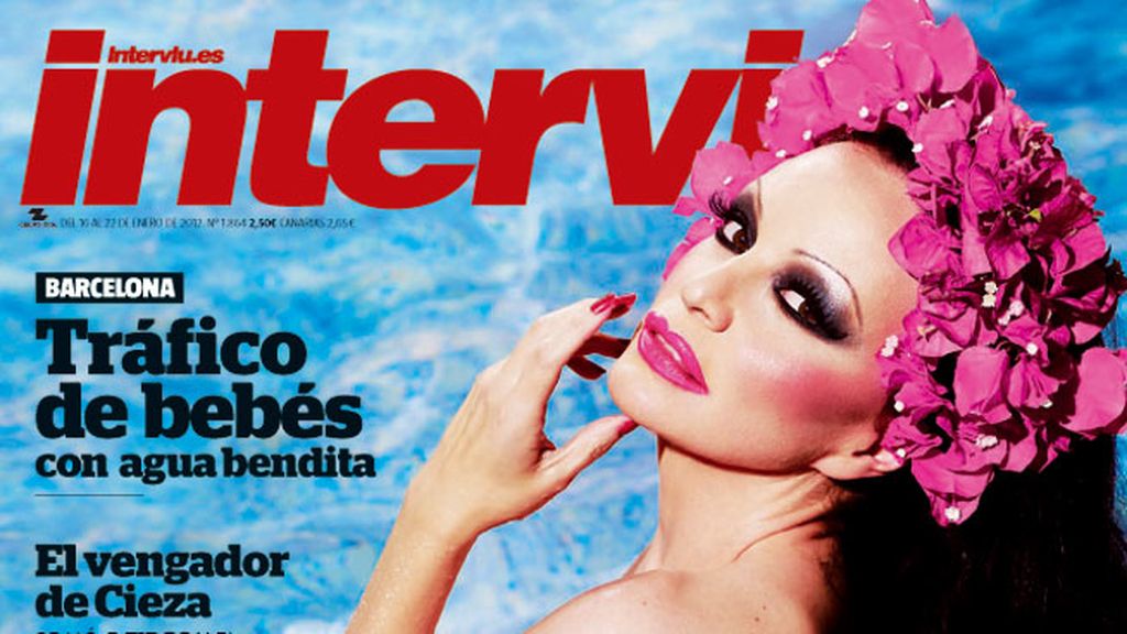 La cantante posa en un especial de 16 páginas