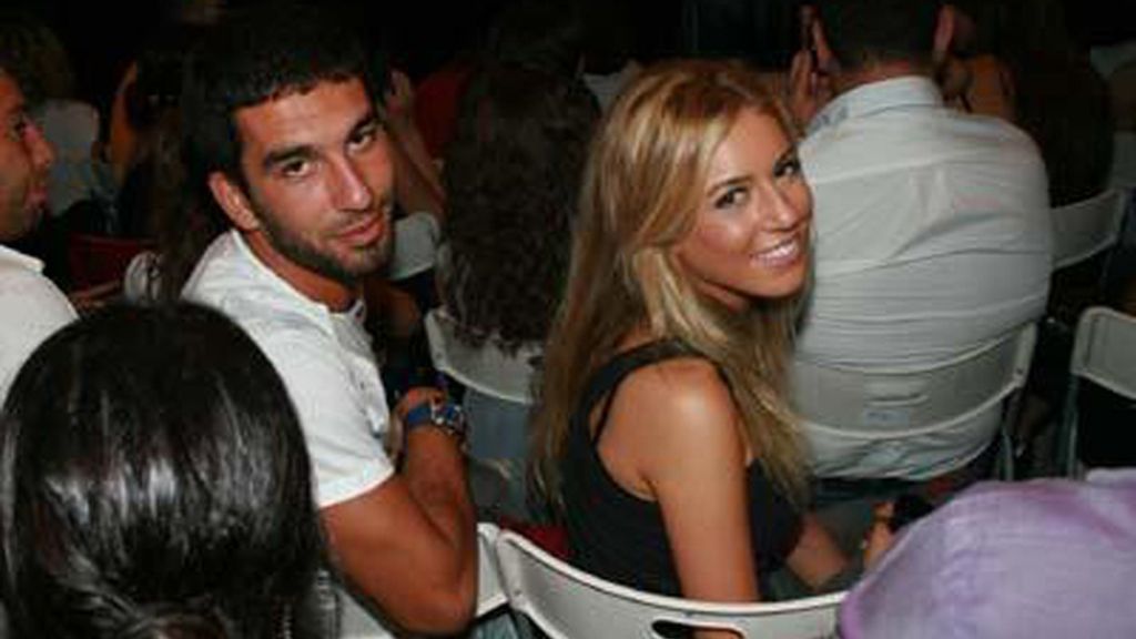 Sinem Kobal y Arda Turan