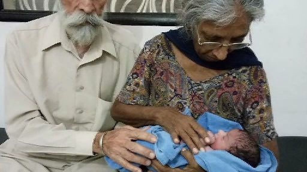 Con 72 años da a luz a su primer hijo