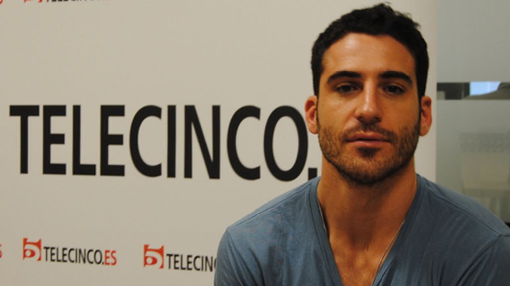 Miguel Ángel Silvestre visita telecinco.es