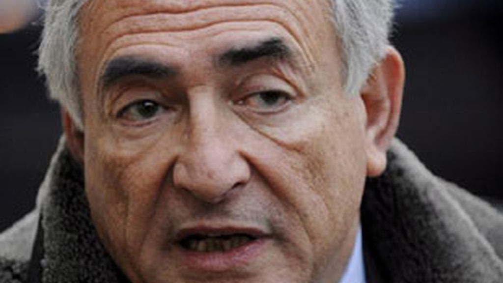 Fotografía de archivo del 21 de enero de 2008 del director gerente del Fondo Monetario Internacional, Dominique Strauss-Kahn, durante una visita a París, Francia. Fuente:EFE Fotografía de archivo del 21 de enero de 2008 del director gerente del Fondo Monetario Internacional, Dominique Strauss-Kahn, durante una visita a París, Francia. Fuente:EFE