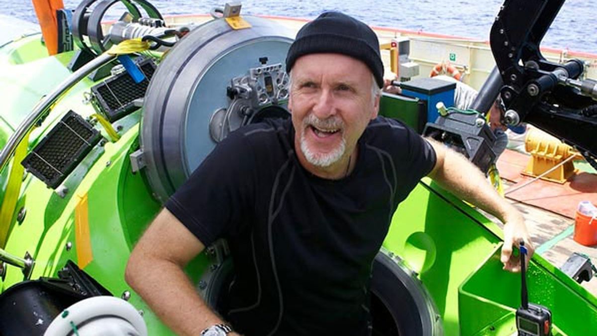 James Cameron sale del submarino tras realizar el descenso a la fosa de Las Marianas James Cameron sale del submarino tras realizar el descenso a la fosa de Las Marianas