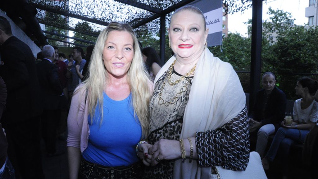 Marisol Ayuso, la simpar Eugenia de "Aída", acudió a la fiesta con su hija
