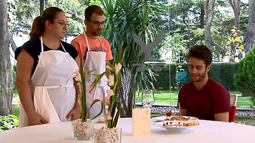 Nuria y Kiko cocinan para Pelayo Díaz un menú muy romántico