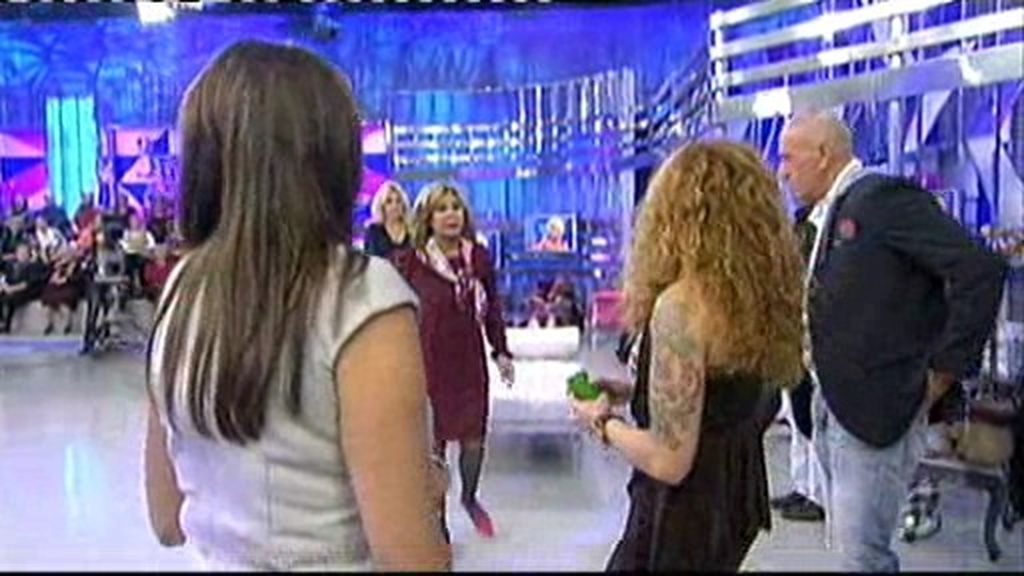 Mila y Sofía Cristo, enfrentadas