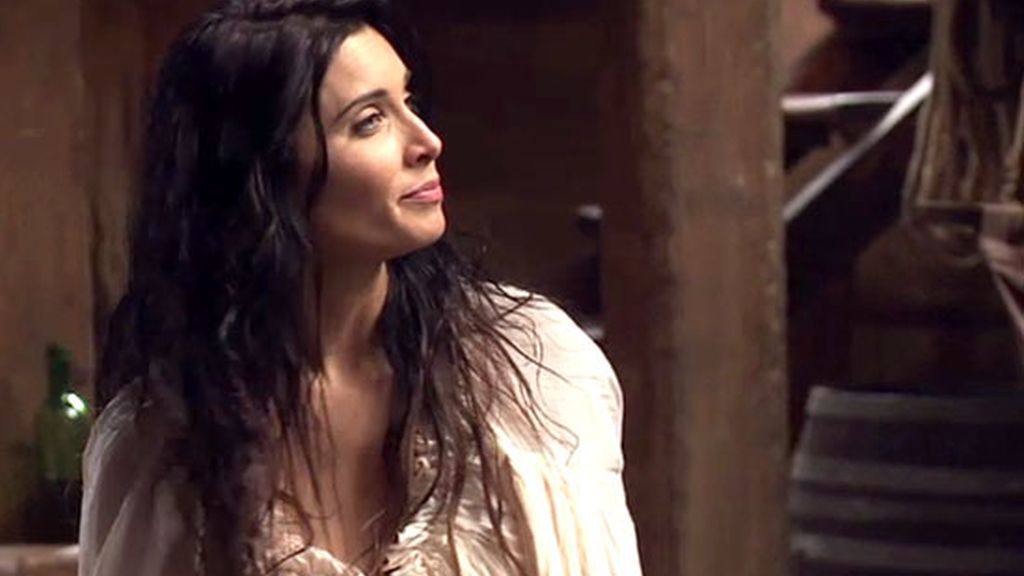 Carmen Bocanegra pierde la ropa