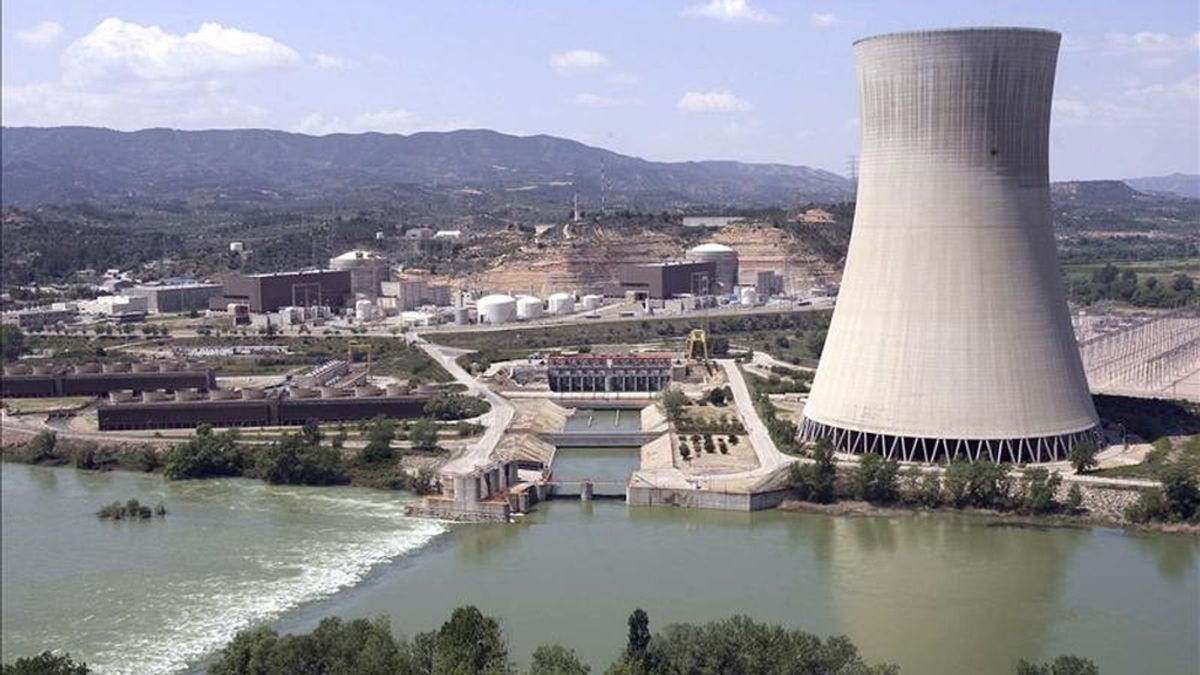 Vista general de la central nuclear de Ascó II (Tarragona). EFE/Archivo