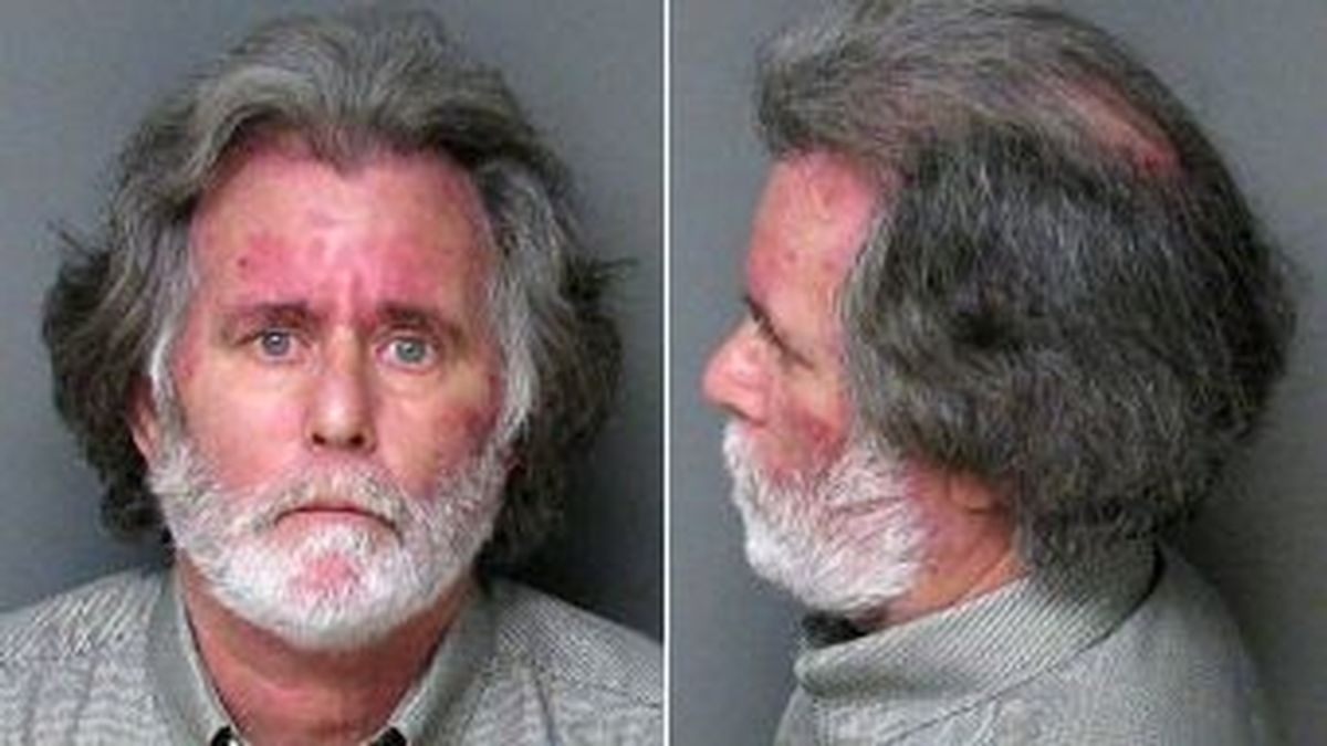 Richard James Verone, desempleado de 59 años roba 1 dólar en un banco de Gastonia, en Carolina del Norte, para recibir atención médica en la cárcel. Foto Comisaría de Gastonia
