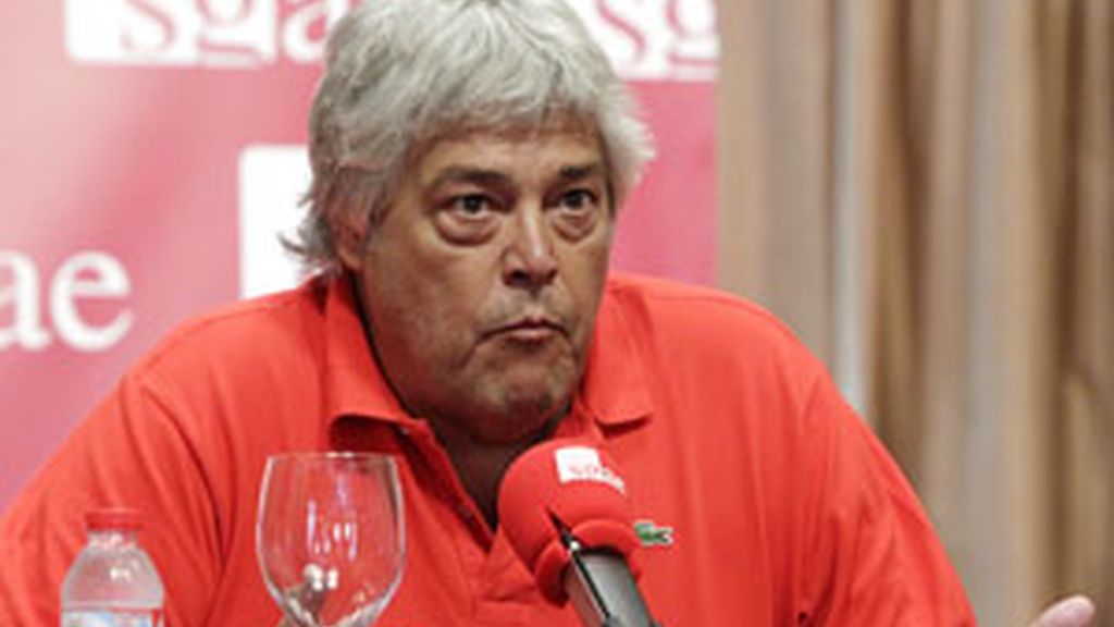 Caco Senante, cantante y futuro miembro de la directiva de la SGAE comparece ante la prensa FOTO: EFE