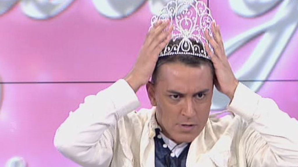 Paz Padilla, Belén Esteban y Kiko Hernández improvisan un desfile