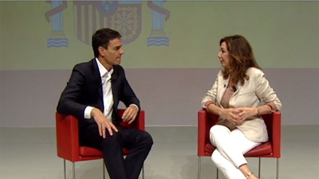 Pedro Sánchez: "Reivindico la bandera de España, la bandera constitucional"