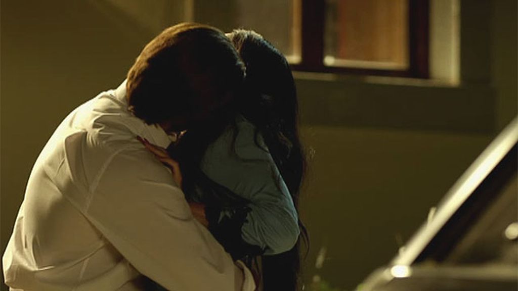 Julián, a Isabel: "Quiero que seas mi gitana, mi mujer, mi alcaldesa"