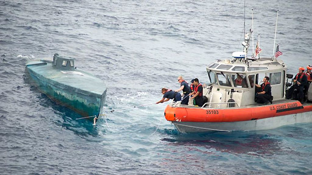 La guardia costera de EEUU intercepta un submarino casero lleno de droga