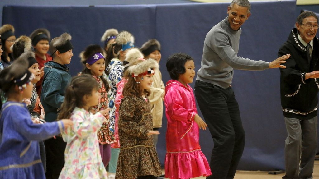 Obama al ritmo de un baile nativo