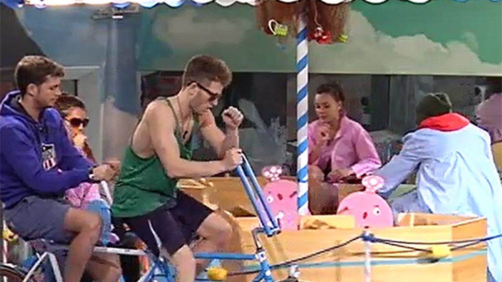 Cuentacuentos, un carrusel y un montón de globos