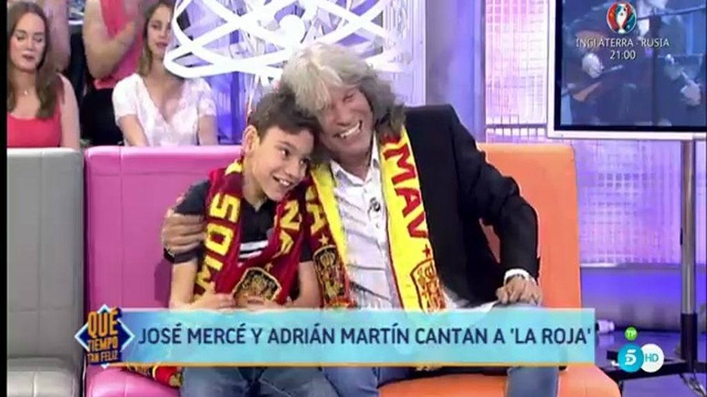 José Mercé y Adrián Martín cantan a 'La Roja'