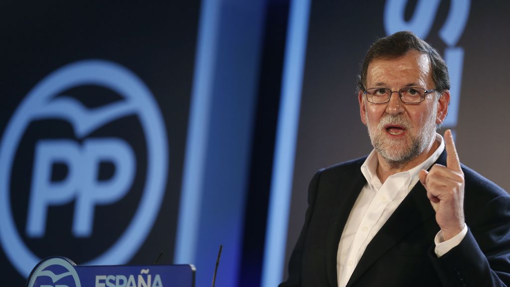 Rajoy vuelve a 'dejar la pelota' en el 'tejado' de Pedro Sánchez