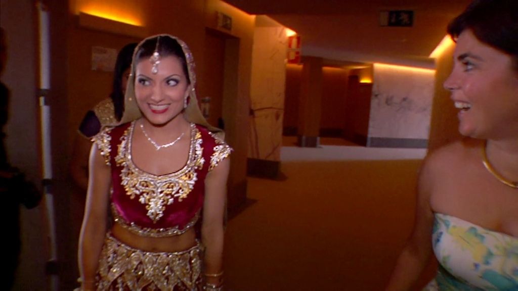 La boda india despliega toda su pomposidad: trajes, joyas y hasta caballos