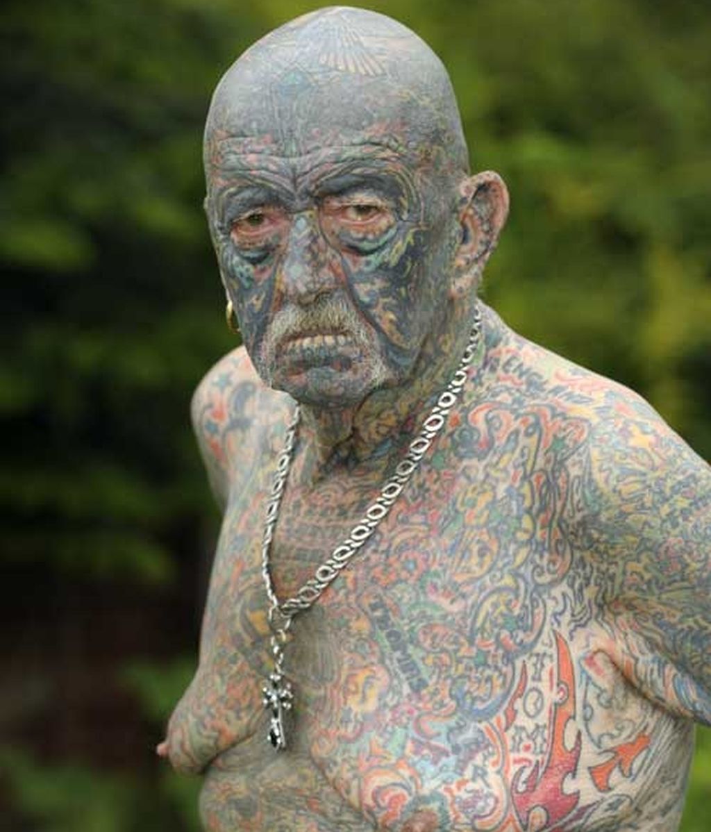 El hombre con más tatuajes
