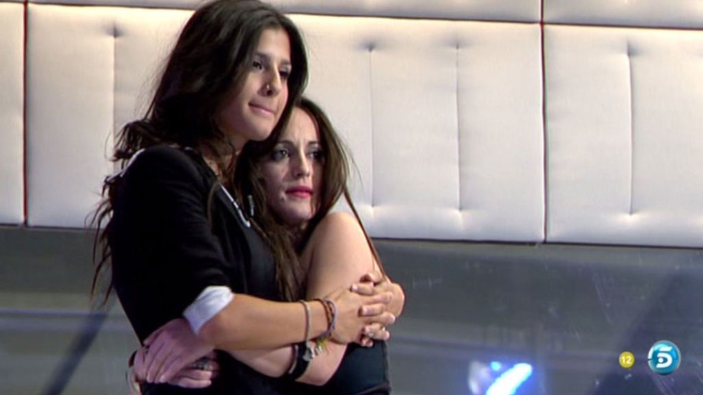Pipi y María se han fundido en un emotivo abrazo