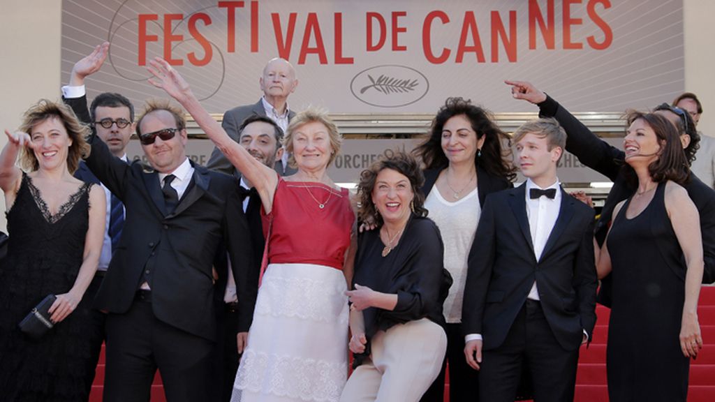 El equipo de 'Un castillo en Italia' posa en la alfombra roja de Cannes