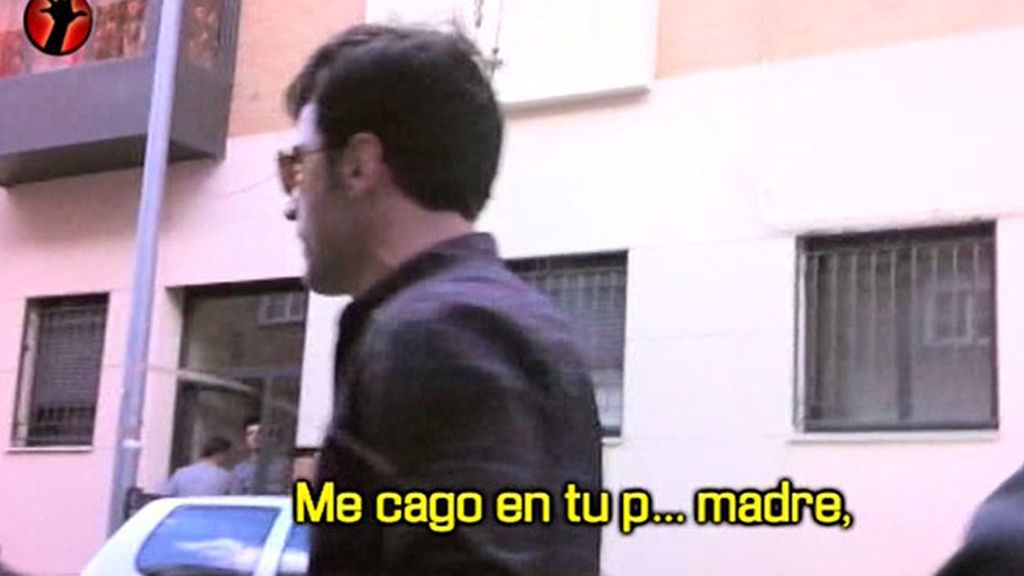 El cantante, enfadado por la presencia de la prensa