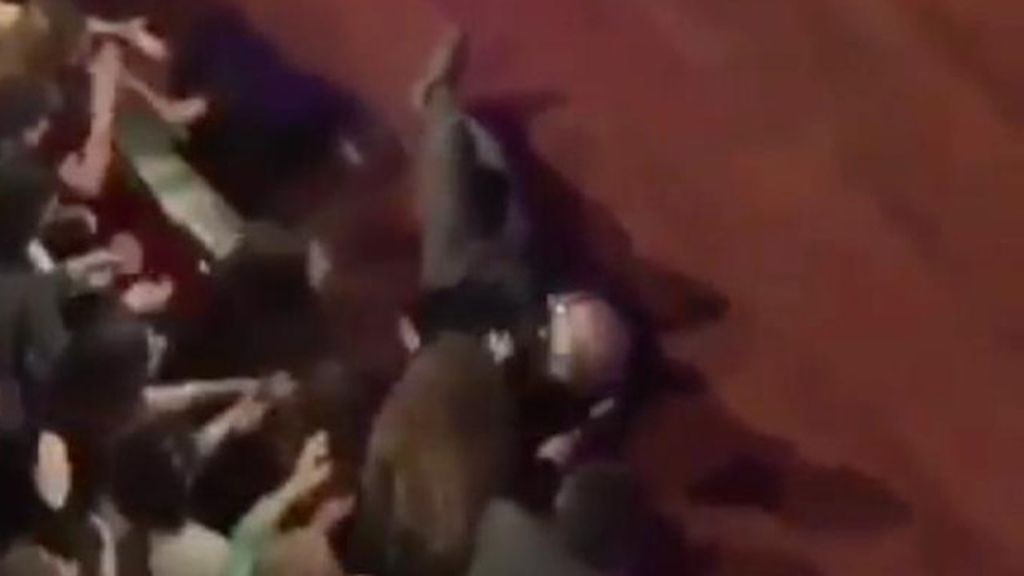 Battiato sufre una grave caída en el escenario