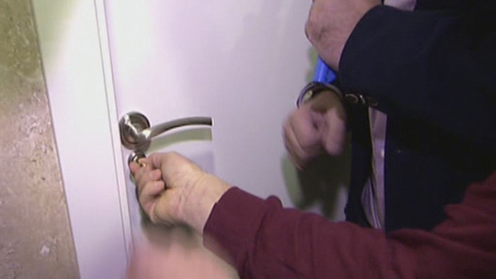 El baño se convierte en un plató improvisado