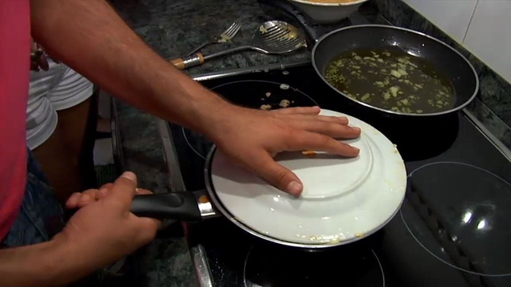 Jonathan aprende a dar la vuelta a la tortilla