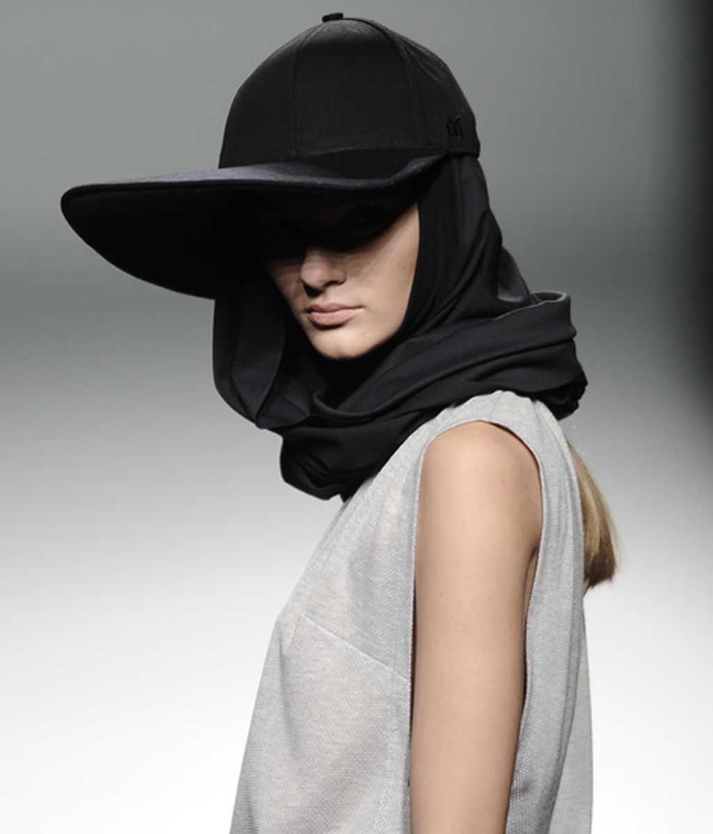 La viuda negra se convierte en musa