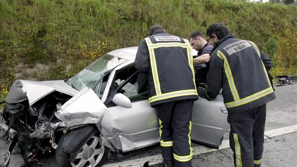 Un accidente frontal Redondela en el que resultaron heridos dos niños el pasado mes de marzo. EFE/Archivo