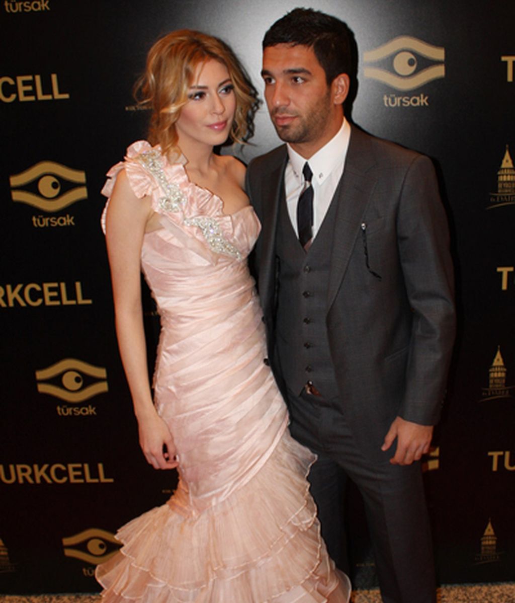 Sinem Kobal y Arda Turan