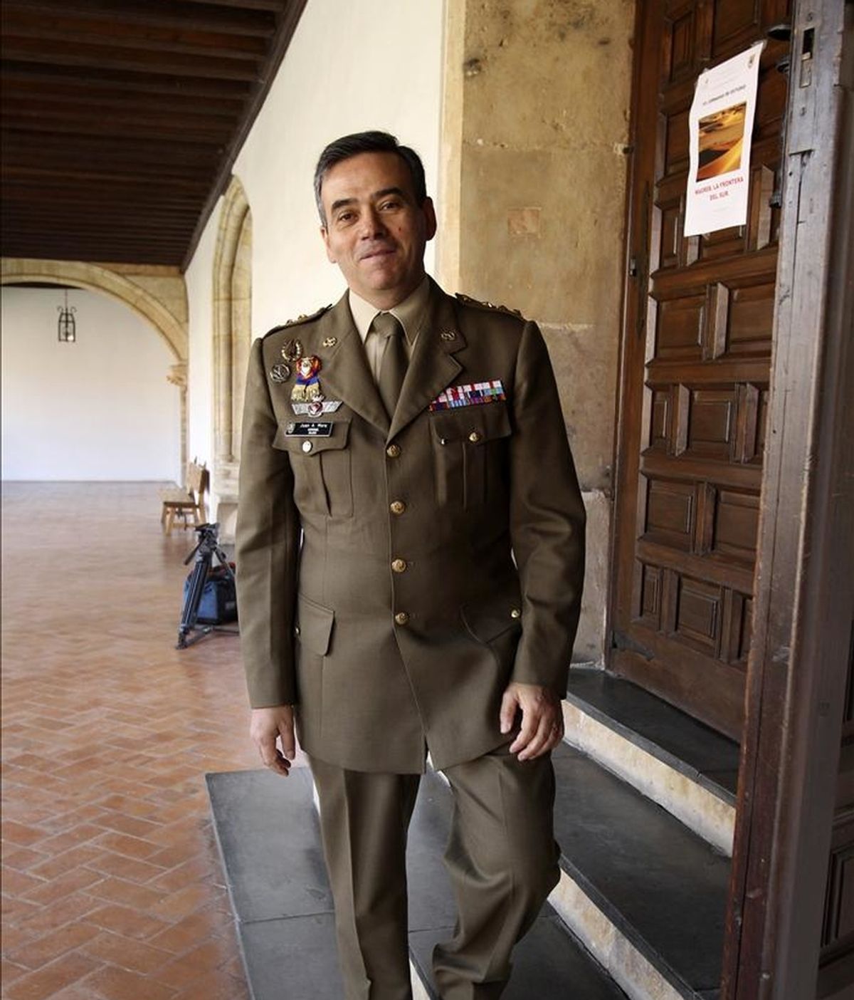 El coronel de las Fuerzas Armadas y profesor del Centro Superior de Estudios de la Defensa Nacional (CESEDEN-EALEDE), Juan Mora, ha manifestado hoy en Salamanca que la muerte de Bin Laden "no tiene porqué tener un eco importante en España".EFE
