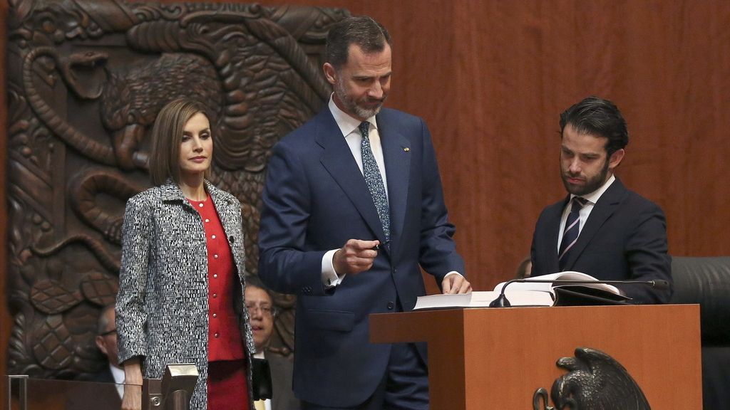 Loe reyes Felipe y Letizia terminan su visita a México en el Senado