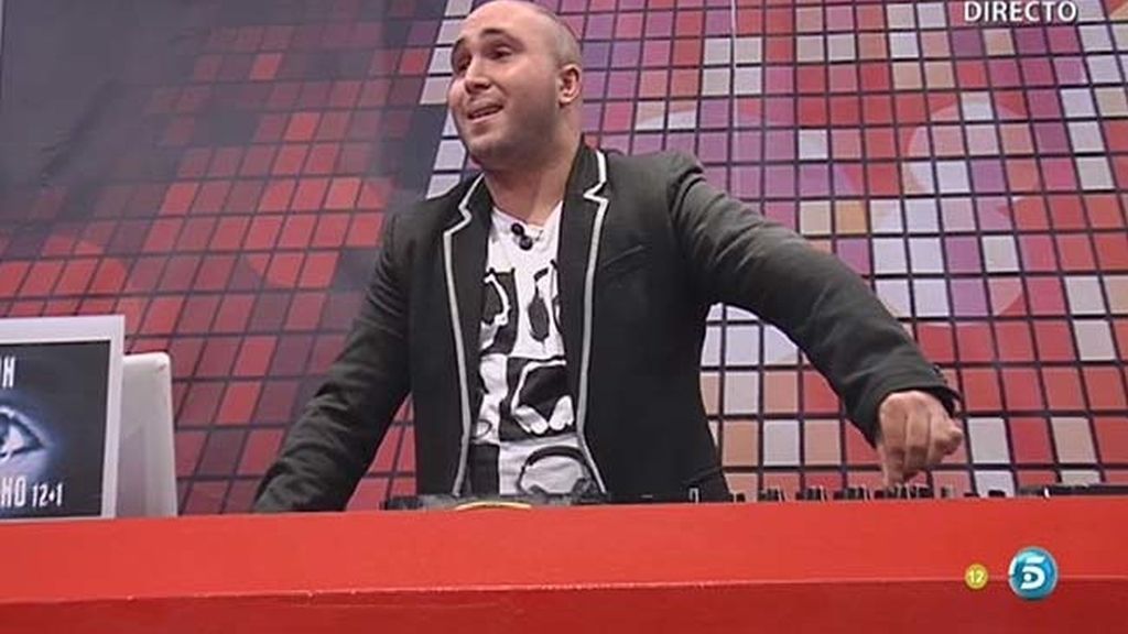 El hijo de Isabel Pantoja ha pinchado un tema inédito para los concursantes