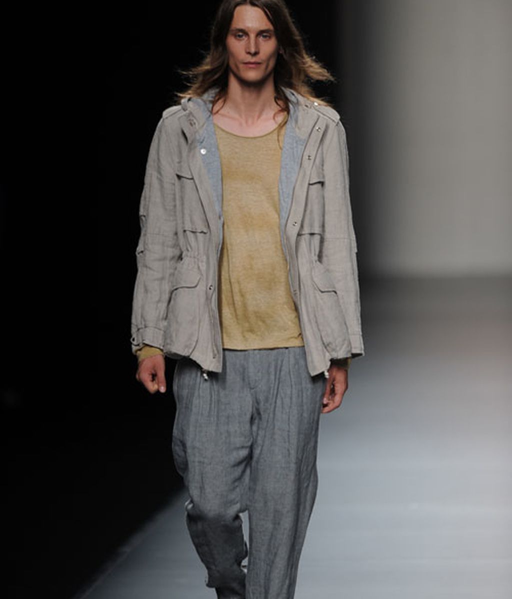 Vuelta a los 50 con Adolfo Domínguez