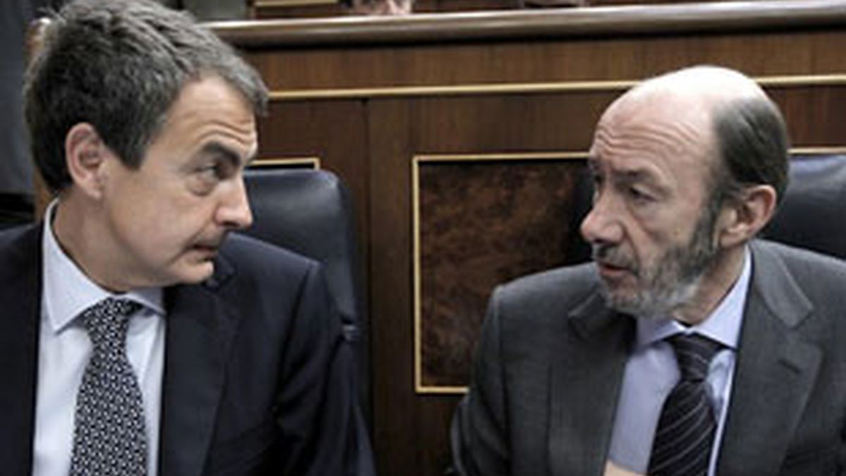 El PP pide la dimisión del vicepresidente primero en el Congreso por el caso Faisán. Vídeo: Informativos Telecinco.